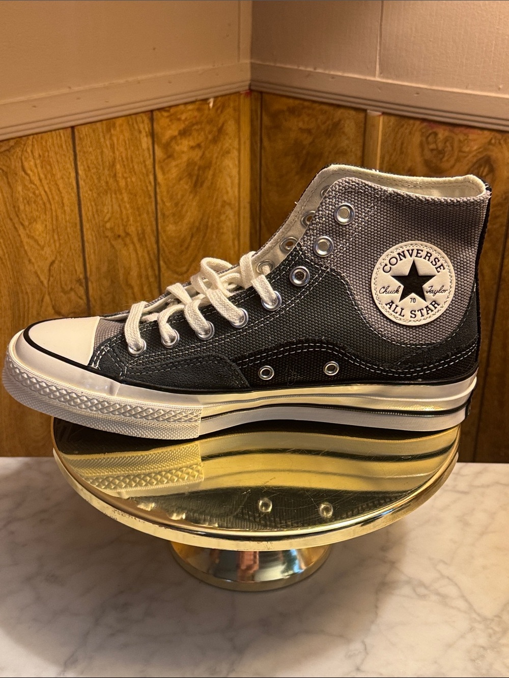 NEW Converse Chuck Taylor High Top Men’s Size 7.5- Women’s Size 9.5